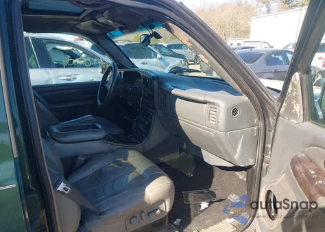 2001 GMC Yukon Xl 1500 Denali из США, поврежденный, VIN 1GKFK66U41J148136